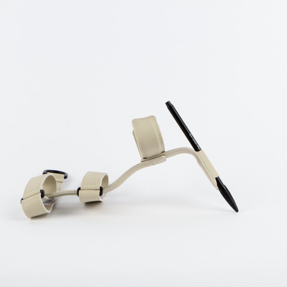 글씨쓰기 보조도구